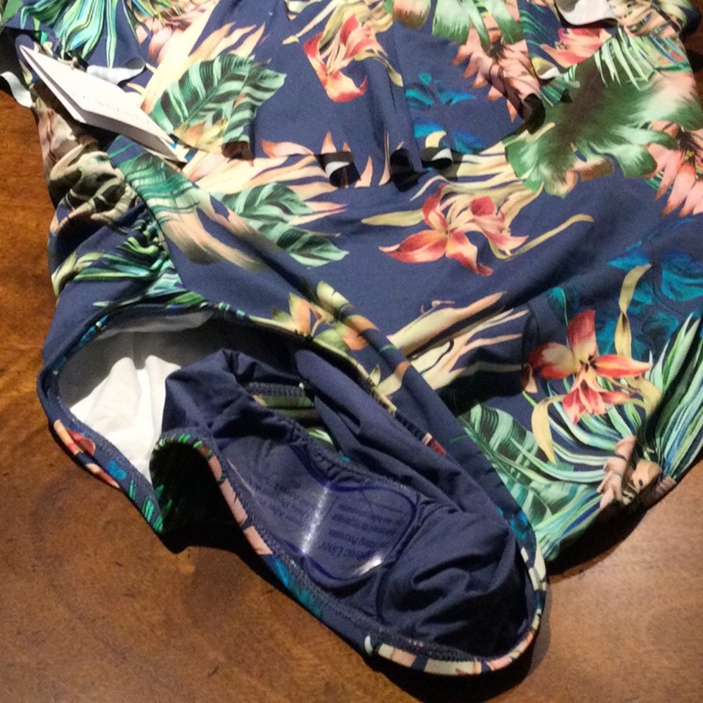 NWT $134 LA BLANCA 22W TROPICAL RAIN OFF SHOULDER - Picture 6 of 10